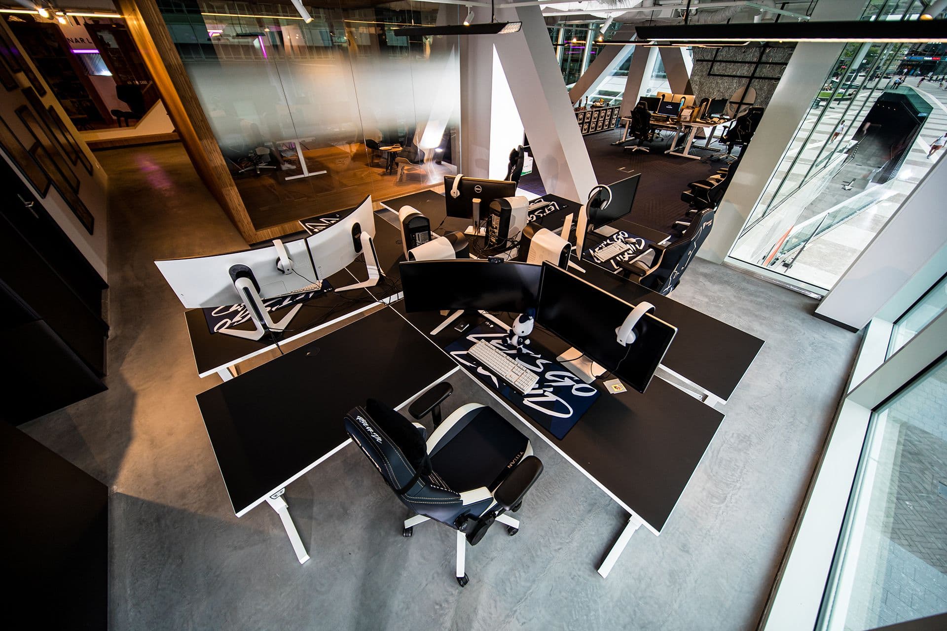 TEAM LIQUID FACILITIES ALIENWARE