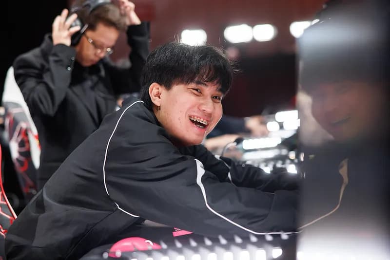 hiztooo smile